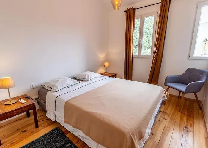 Jardin Public : T3 Renove Immeuble Pierre *