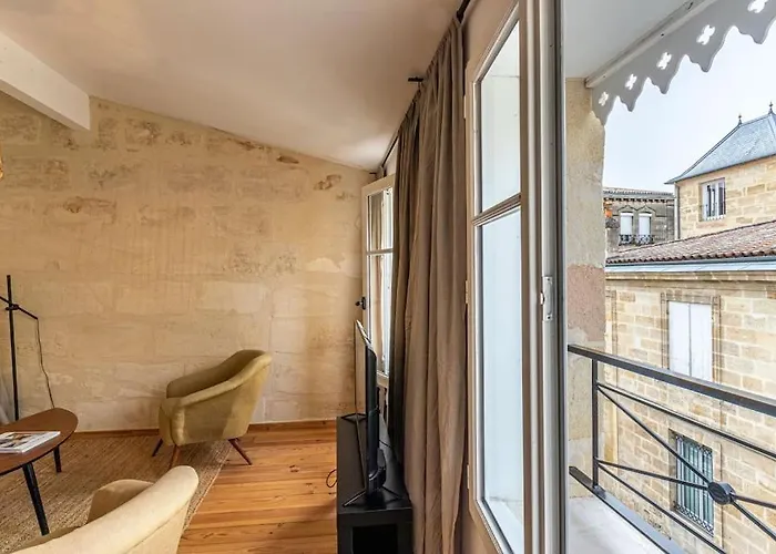 Jardin Public : T3 Renove Immeuble Pierre