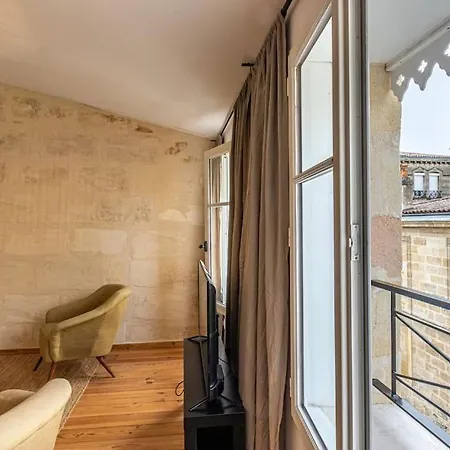 Jardin Public : T3 Renove Immeuble Pierre